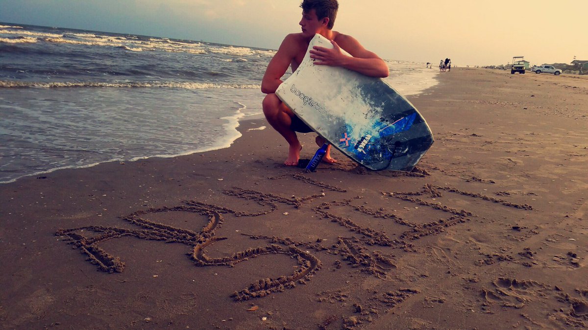 zach_kjellsen's tweet photo. Galveston trip was a blast https://t.co/DQLs90Cpff