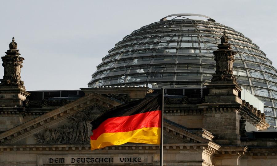 AutoNewsEurope's tweet photo. German automakers face political reckoning over diesel pollution https://t.co/hCp0FNdzmA https://t.co/59oUovMd3s