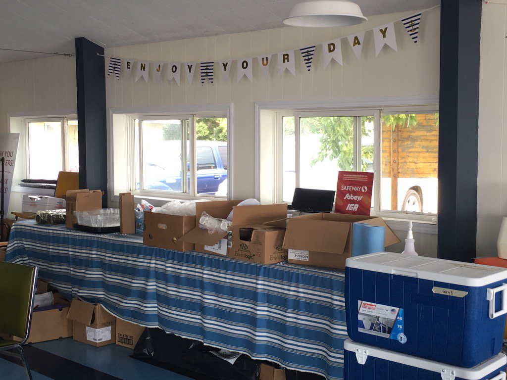 CaldwellEvolutn's tweet photo. Volunteers have decked out the volunteer lounge to make us all welcome! #GimliYachtClub #2017CSG #GoTeamO https://t.co/Nt4MkZkHVJ