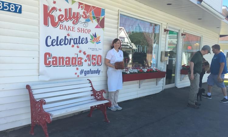 TimesTranscript's tweet photo. Sticky bun weekend - Alma bakery gets ready for a run on its signature treat: https://t.co/nGnLEJhVG3 #gofundy #NB https://t.co/zRN5NO2Cg6