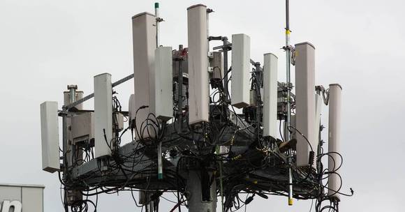 PropertyDataGuy's tweet image. Data centers continue to show promise but what are the risks? on.wsj.com/2vbdZeb