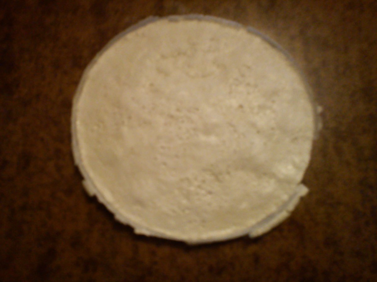 sustituto del plastico se degrada en menos de un mes y no contamina sirve para hacer platos y contenedores de alimentos etc.LO VENDO