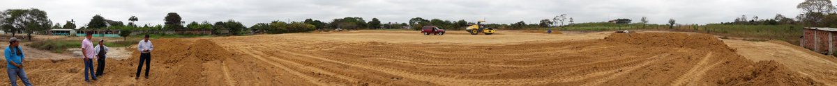 gadPedroCarbo's tweet photo. Continuamos en el relleno y nivelación del terreno para la instalación de la Unidad Siglo XXI en el Colegio República de Canadá https://t.co/UVnuWb2pcf