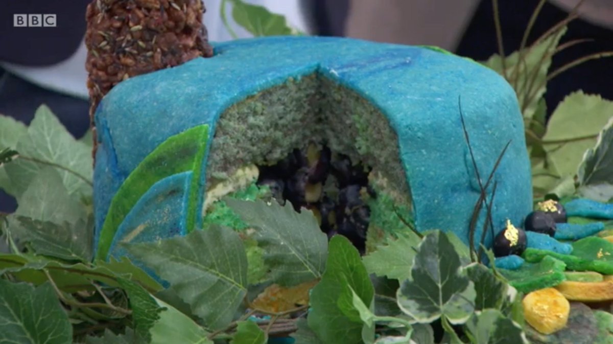 AnnieBarrett's tweet photo. I just wanna live on @CandiceBrown's peacock cake, "Little Prince"-style. Pls VRBO asap #dreamplanet #PBSBakingShow https://t.co/DxadvXPwj0 https://t.co/yzcHqL2aOg