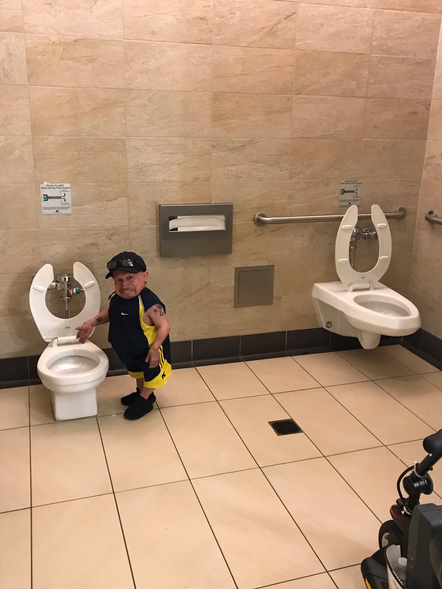 Verne Troyer tweet media