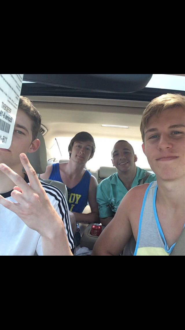 YoungDepo's tweet photo. Happy birthday #maxmusubatchington can't wait to see you very soon bro #tacobell https://t.co/bWm8SasN7s