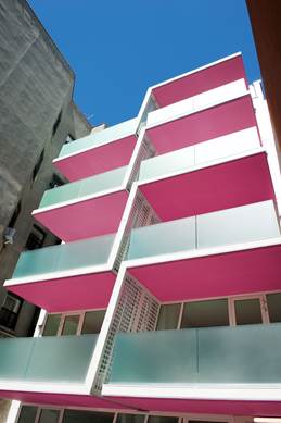 annmariefavot's tweet photo. East Harlem's pretty in pink addition. New luxury rental apartments designed by @karim_design &amp; developed by @HAP_NY light up the skyline! https://t.co/YF7tVolruJ