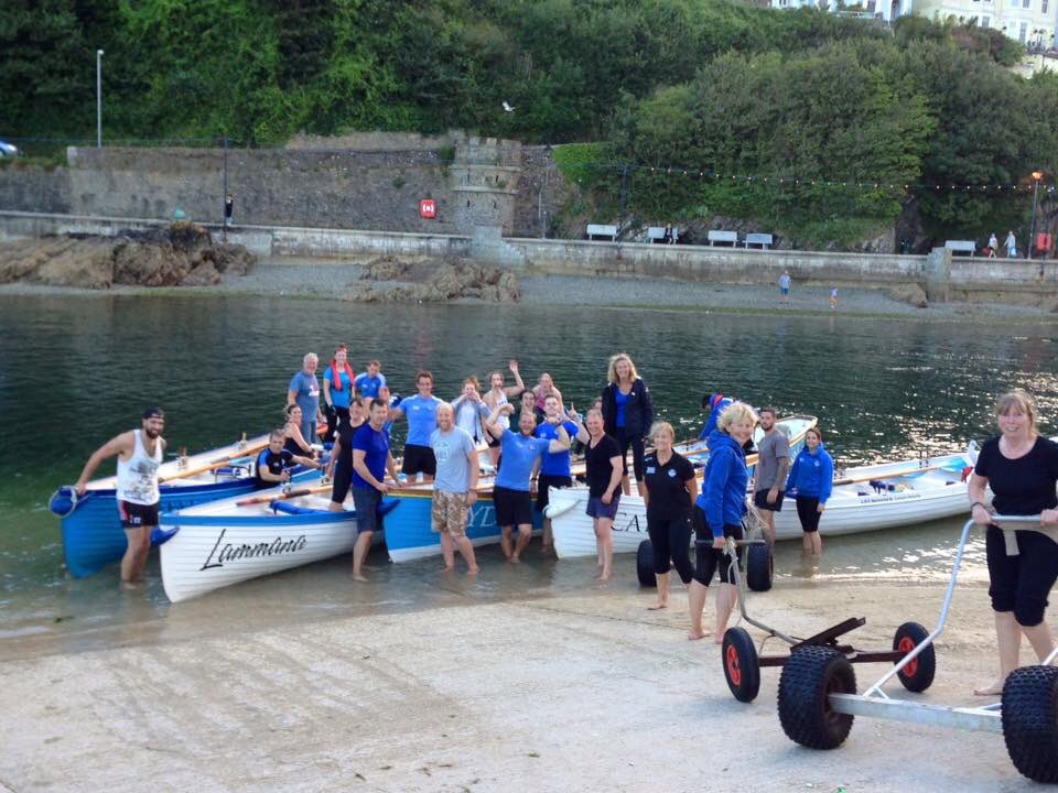 It was a crew mashup tonight. Mixed crews. New coxswains taking to the water and everyone having a laugh. #rowing #happyclub #love looe
