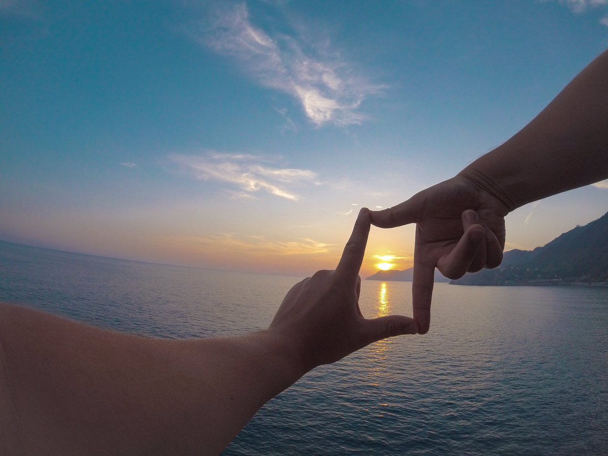 DalmiDDM's tweet photo. Una cartolina da Manarola 🌅 @GoProIT @GoPro #GoPro #GoPro5Session #GoProSunset #GoProTravel https://t.co/7hSaK0NGaC