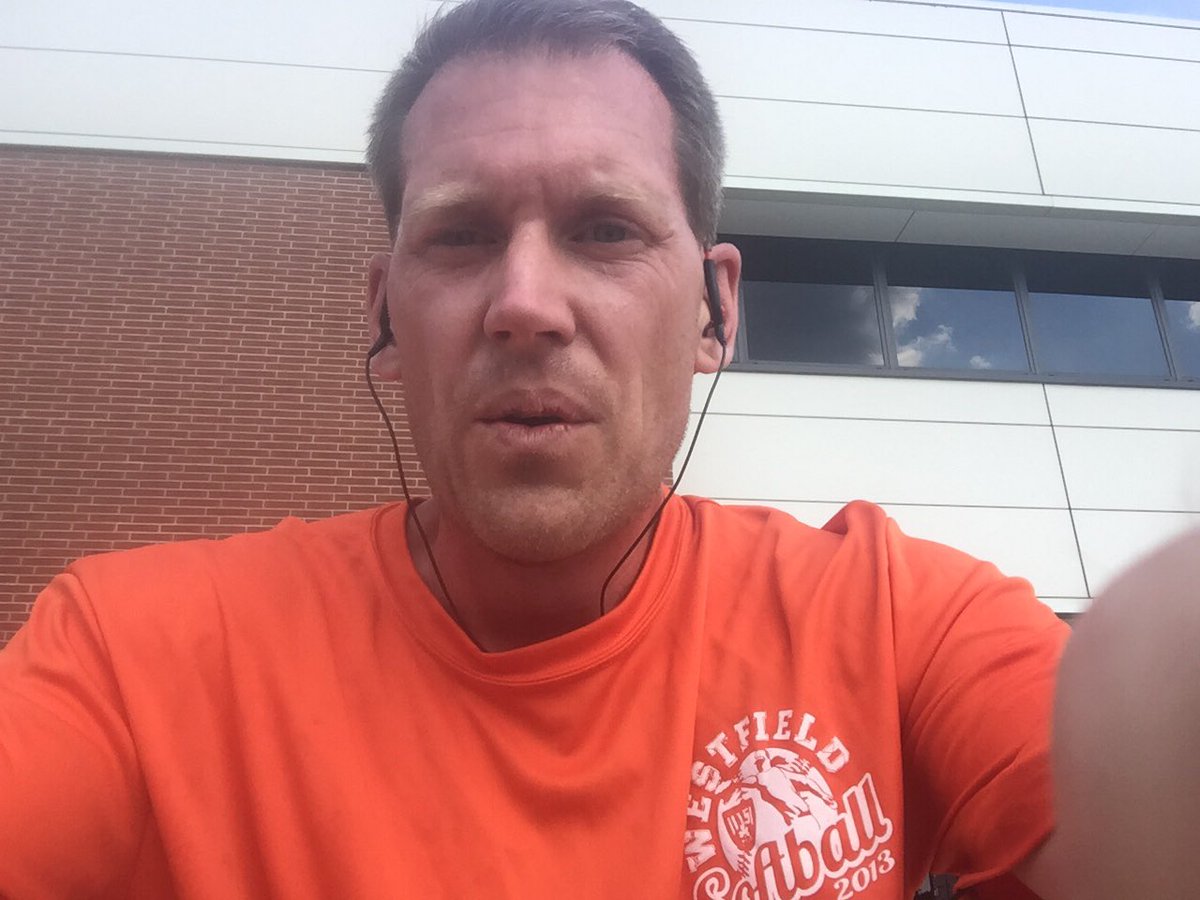 smithkenton's tweet photo. Quick #running #workout powered by @WYSISports #throwbackshirt https://t.co/ve8cRTOC2w