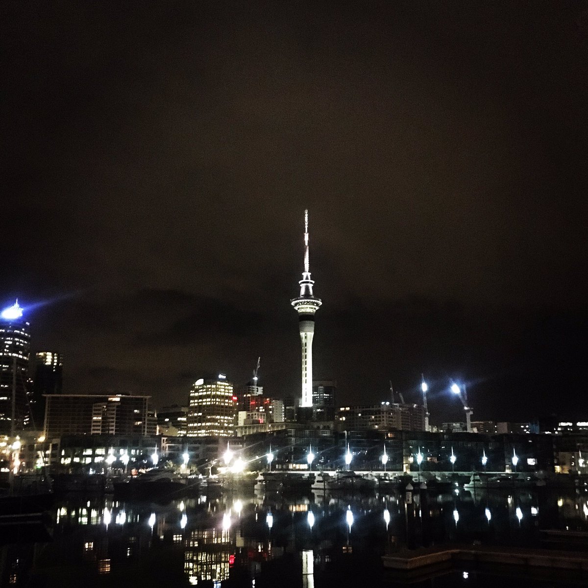 sophiethekiwi's tweet photo. When you have jet lag and wake up at 5am, you go running 💯#runauckland #newzealand #missedyou https://t.co/VIFR1Ovyp9