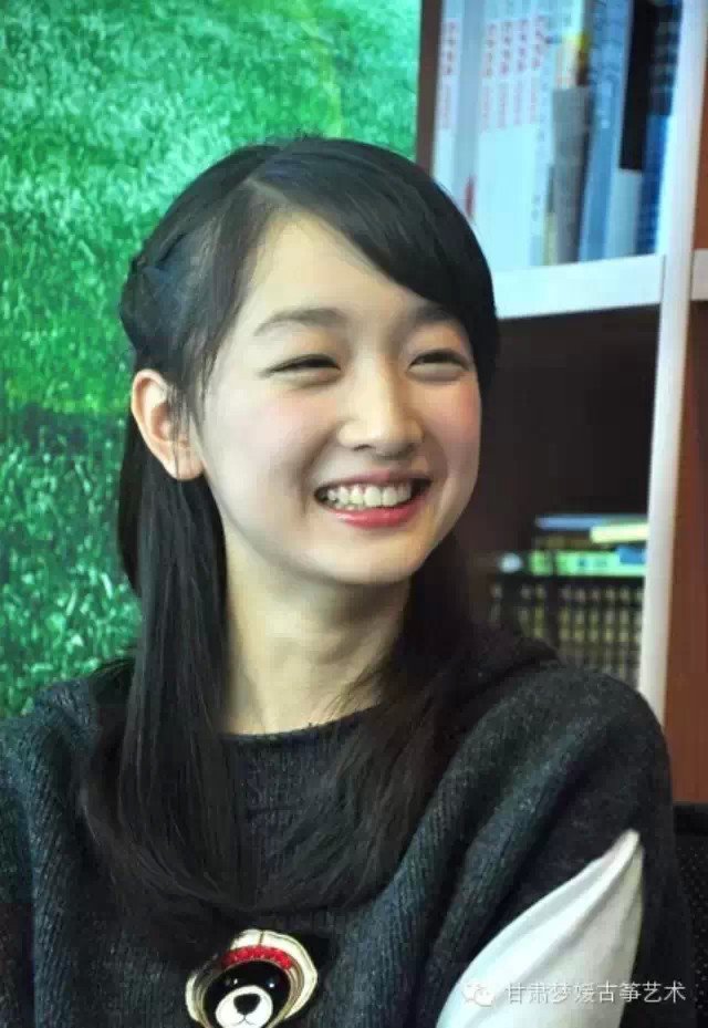 이름 : 周冬雨 (주동우, 저우동위) 생년월일 : 1992년 1월 31일 데뷔 : 2010년 영화 <산사나무 아래> 2017년 현재 다양한 작품활동을 하고 있다. 2016년...