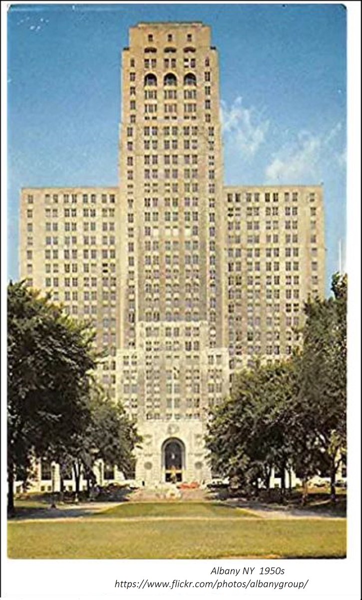 albanymuskrat's tweet photo. The Smith Bldg/West Capitol Park #Abany in 1950s, before fountain was built 1962 as part of effort to spiff up Capitol. https://t.co/yxboxQdkA7