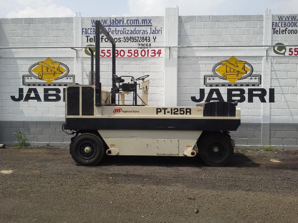 PJABRI's tweet photo. INGERSOLL RAND PT125R MOTOR JOHN DEERE 4 CIL DIESEL AÑO 2002 HORAS 6554 HIDROSTÁTICO 9 LLANTAS PINTURA BUEN ESTADO PESO 8 TONELADAS https://t.co/1jBHEIyPUO