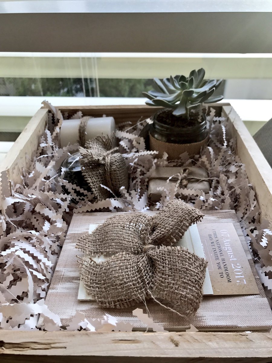 ReginaCassandra's tweet photo. And this pretty bundle came in today❤️ TY prettiness @Samanthaprabhu2😘 &amp; your team. #woven2017 #ReviveHandloom such a gr8 initiative!🙏🏼 ATB! https://t.co/HU3DWcEs5S