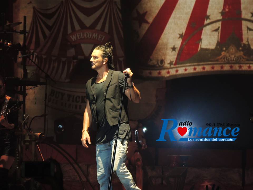 RadioRomanceFM's tweet photo. Revive los mejores momentos del concierto de @Ricardo_Arjona  #Guayaquil - #Ecuador 😍🎧🎤 .Comparte tu experiencia !!! https://t.co/GOBldE6xvp
