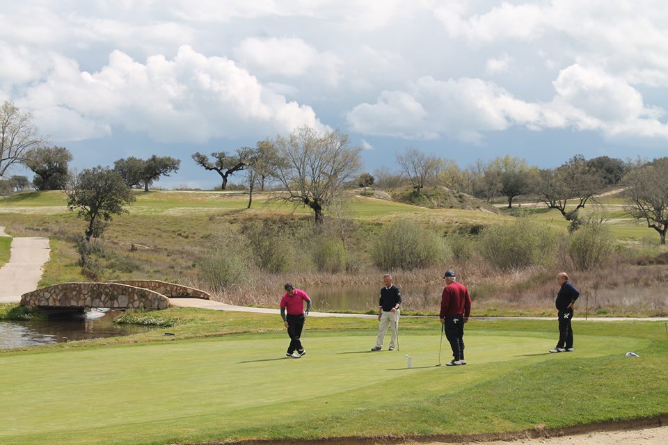 Ser valiente no es fácil ¿Acaso conoces a alguien que nunca haya sentido miedo? ¡#FelizLunes de #golf desde <a href="/TalayuelaGolf/">Talayuela Golf</a>!