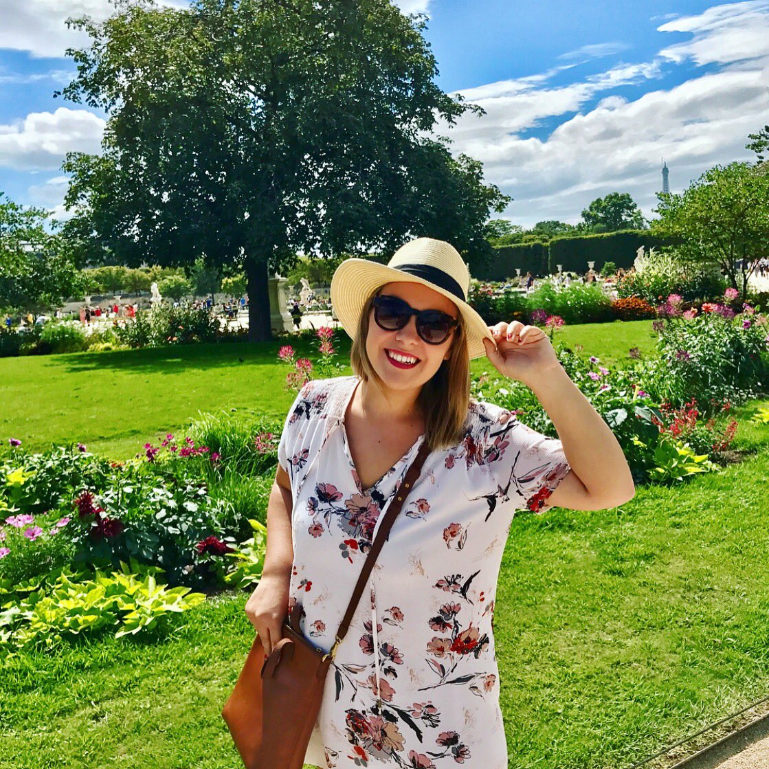 CCSAcc's tweet image. Taylor Agathen is strolling through Paris!☀️🌸 #CCSA #ccsalondon #ccsastudyabroad #studyabroad #goabroad #uk #england #paris #france #travel