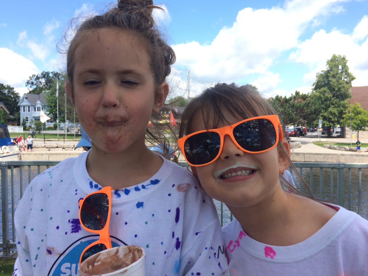 10_msberry's tweet photo. Students ordered and paid for their ice cream before going to #slicesandscoops to get their favourite #kawarthadairy flavour! #slp2017tldsb https://t.co/6O3CqzDhRZ