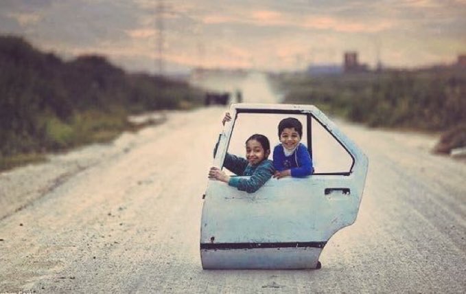 تحايلنا على الحلم واخذنا منه كِسرتْ باب 
بقى بس نتحايل على الطريق ونطوي السكه