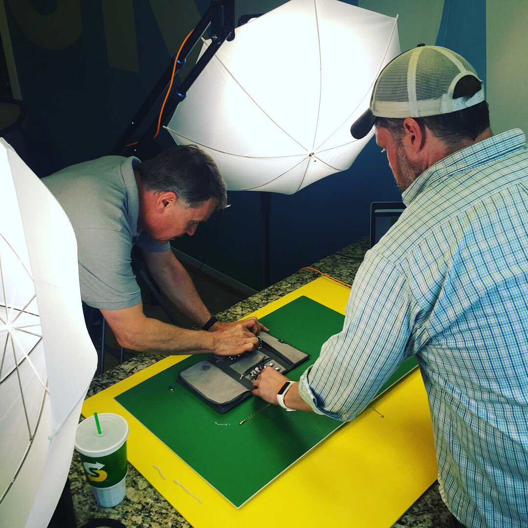 Mycreatorspace's tweet photo. Here is an epic behind the scenes of a stop motion production from Creator Space Member @nuevuevideo 

#marketing #stopmotion https://t.co/F74AaV2RWV