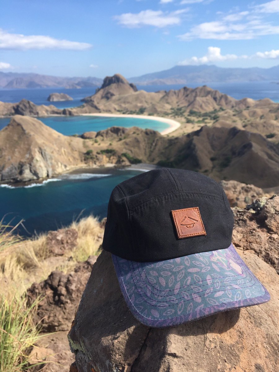 TopikuHats's tweet photo. 🌊🌊🌊 https://t.co/moHyve0LlT