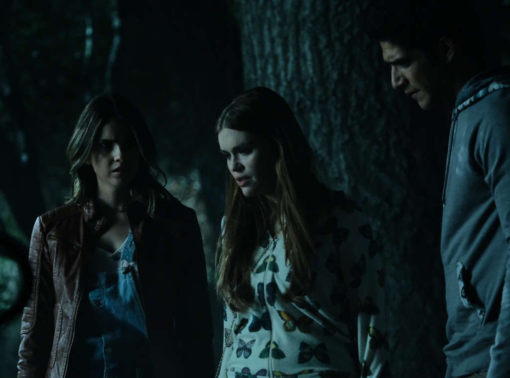 tv_bizarre's tweet photo. New post (Teen Wolf Premiere: Bugs, Rats, and More Stiles Than We Dared to Dream ...) has been published on Tv ... - https://t.co/eWnb6oyzmT https://t.co/D7FO8X6Ihy