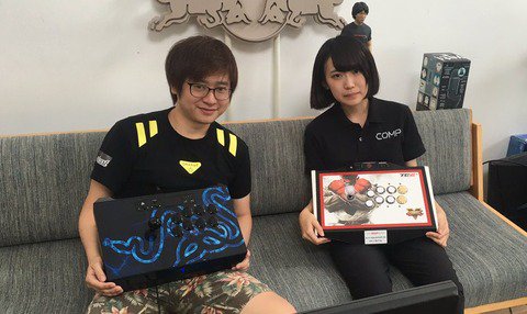 チゲ速 בטוויטר スト5 狂犬だいこく 女性プロゲーマーはつめ選手のライバル関係がアツい ふ ど師匠の指導で成長したはつめ選手との10先マッチも T Co 7llenglnr2