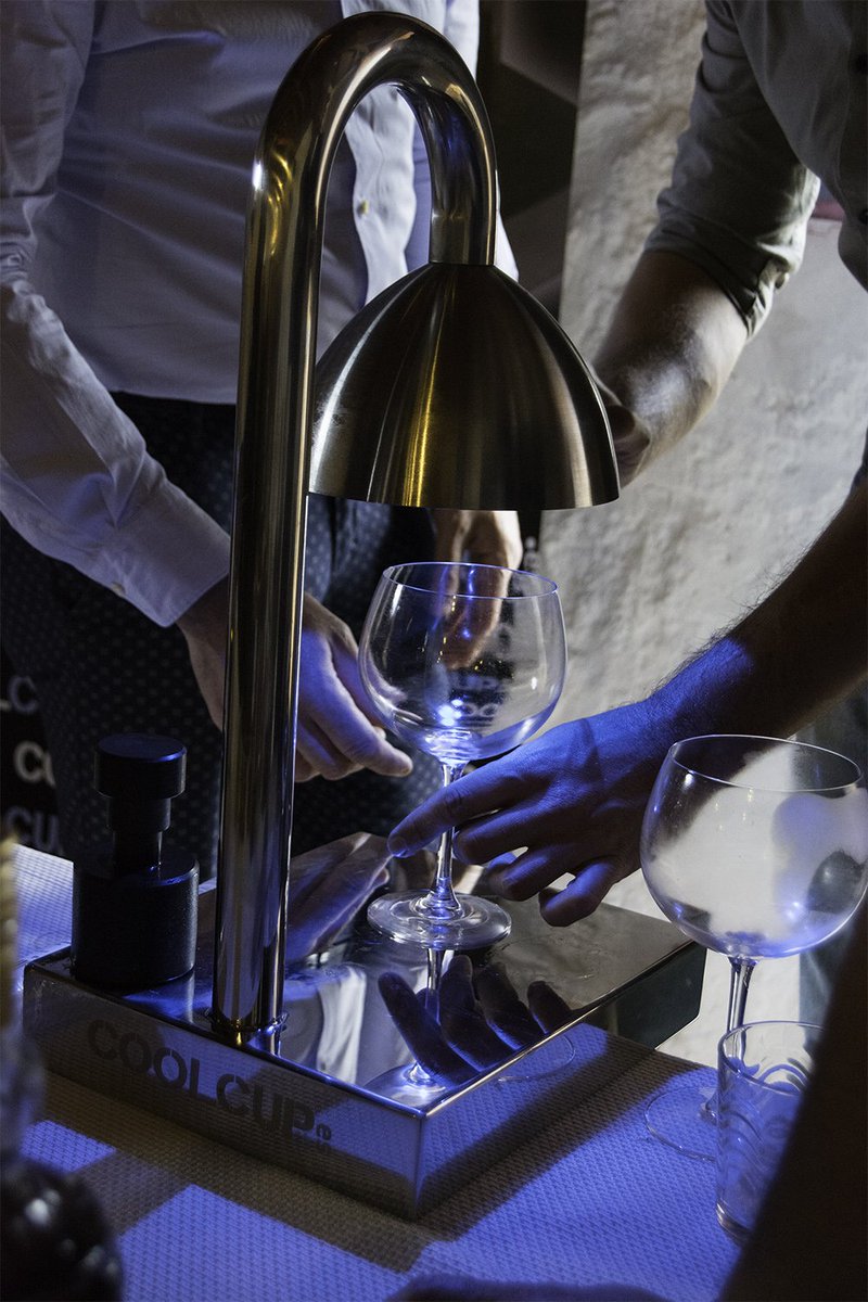 CoolCup_'s tweet photo. #COOLCUP Es el enfriador instantáneo de cualquier tipo de copa o vaso por sistema de CO2 más versátil ❄️🍸 https://t.co/XxZydJlFSf #cocktail https://t.co/sXVGVejFqv