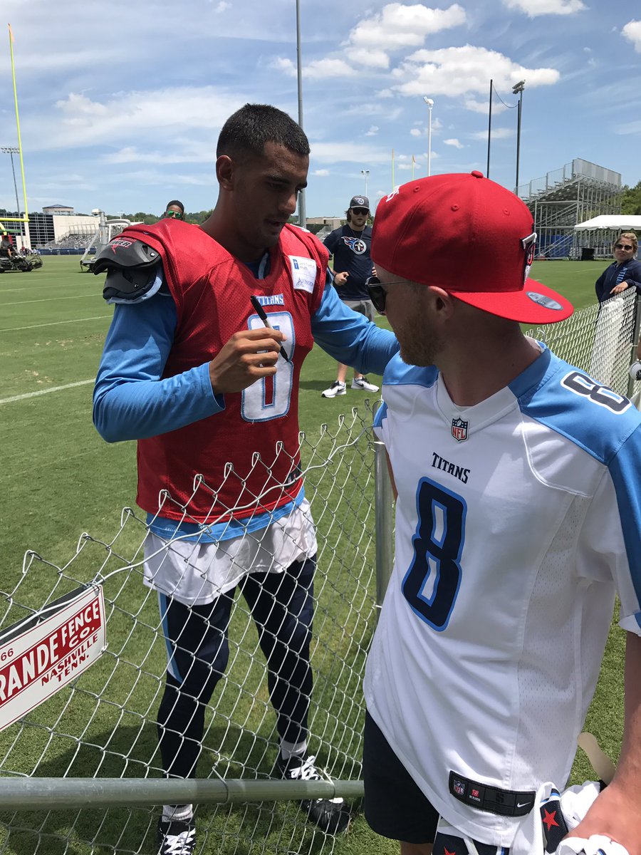 FinnyOC's tweet photo. @Titans It's okay guys. I sorted it anyway. "You takin' to the Super Bowl this year, Marcus?" "Absolutely". #TitanUp https://t.co/IwRFLVZRKr