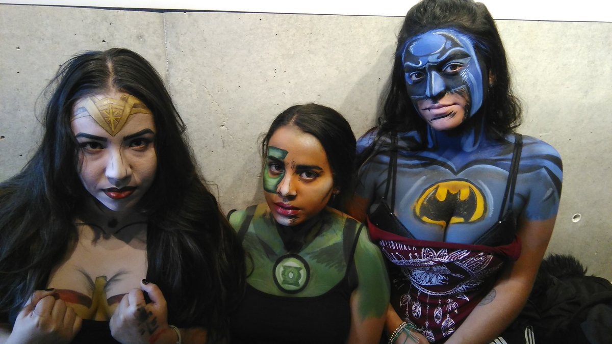lapesadademoda's tweet photo. Entonces uno va caminando por @LCIBogota y se encuentra con las superhéroes de #MaquillajeArtístico ¡Son unas tesas! https://t.co/iHr9fDhE3v