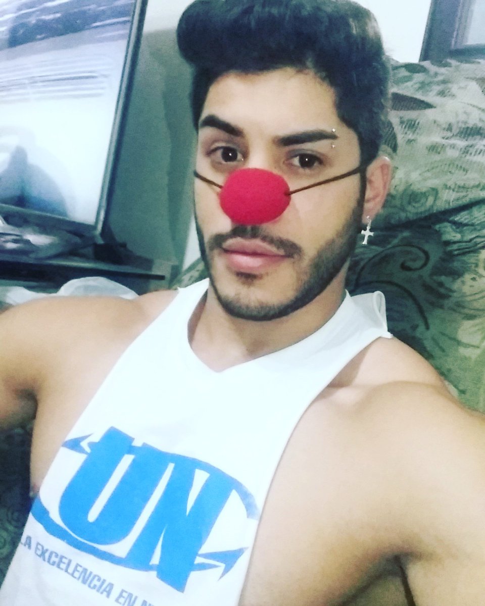 Mario_Amoros's tweet photo. Encontré  esta nariz. 🔴 Linda época, aquella. https://t.co/jvXQFK0due