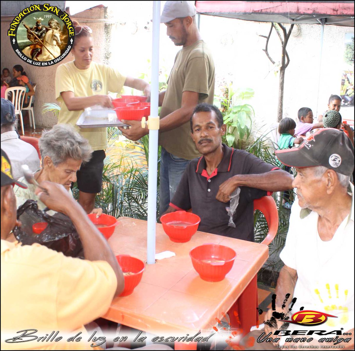Unbrillodeluz's tweet photo. Hoy y siempre al #servicio de los más #necesitados de la #victoria Estado #Aragua https://t.co/NXhuGvOTJO