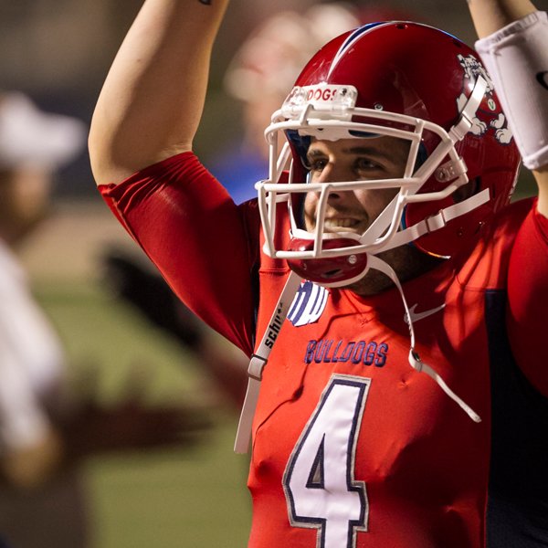 FSAthletics's tweet photo. Do what you love. Love what you do. @derekcarrqb sure does love @FresnoStateFB &amp; the Red Wave. #GoDogs #Carr4 https://t.co/fMHFc8BP17
