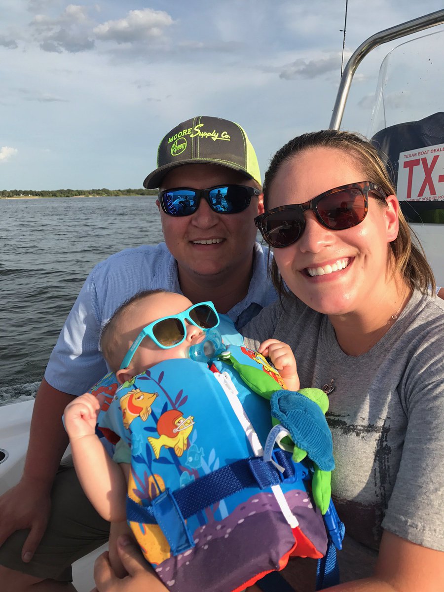 JKapchinski16's tweet photo. Gramps got a boat! So we tested it out this weekend! #1stboatride #AESSummerFun #AltonHero #summertime #familytime https://t.co/crNA0xRBZ7