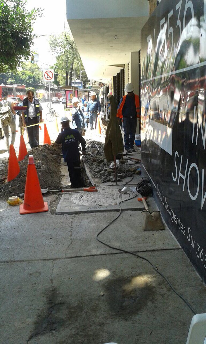 Debido a obras de <a href="/CFEmx/">CFEmx</a> el día de hoy lunes la #Rebel no estará abierta! Nos vemos mañana martes en horario normal!