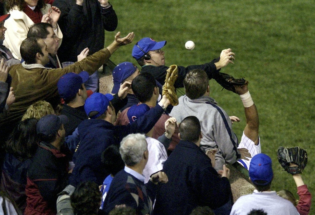 StribSports's tweet image. Chicago Cubs give 2003 playoff pariah Steve Bartman a World Series ring in owner's office Monday. strib.mn/2uQWooZ #MLB