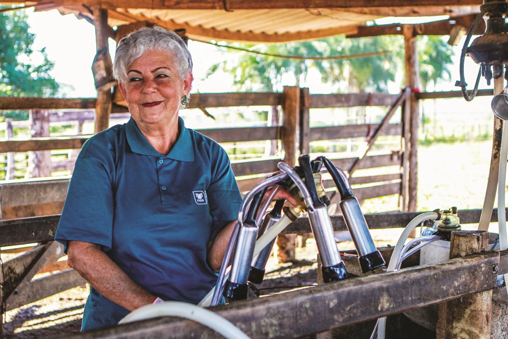 Mudanças na gestão e no manejo viabilizam ganhos na atividade leiteira, inclusive no período de estiagem. Confira: goo.gl/khaZRW
