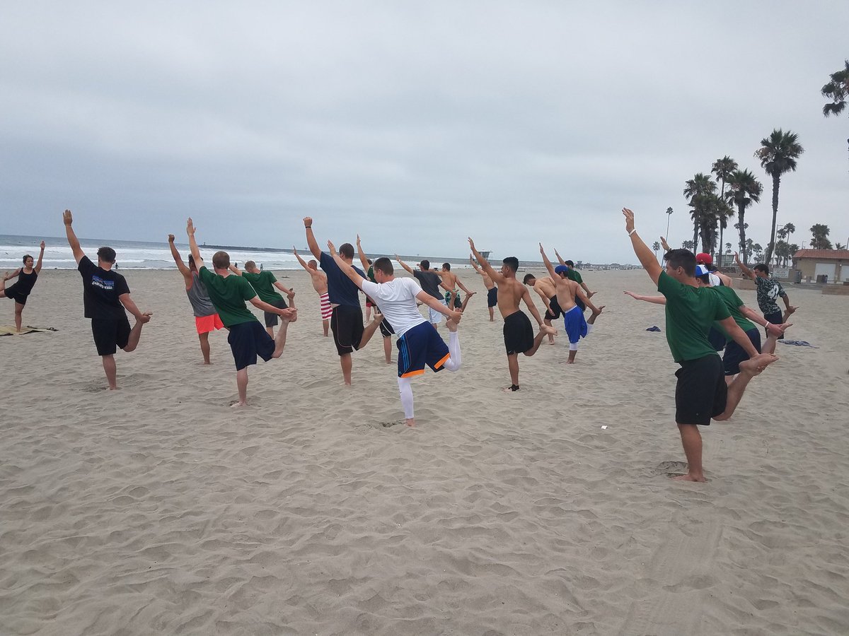 taylorbasebal94's tweet photo. @taylorbasebal94 off day morning yoga! 

PhilSinger #namaste #breathin #breatheout # https://t.co/pgQbVoLnu6