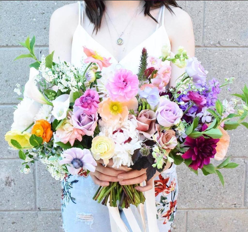 Summer is the perfect time for bright &amp; colourful bouquets! Especially if they're as beautiful as this piece by <a href="/w/">w</a>… ift.tt/2vg2UYP
