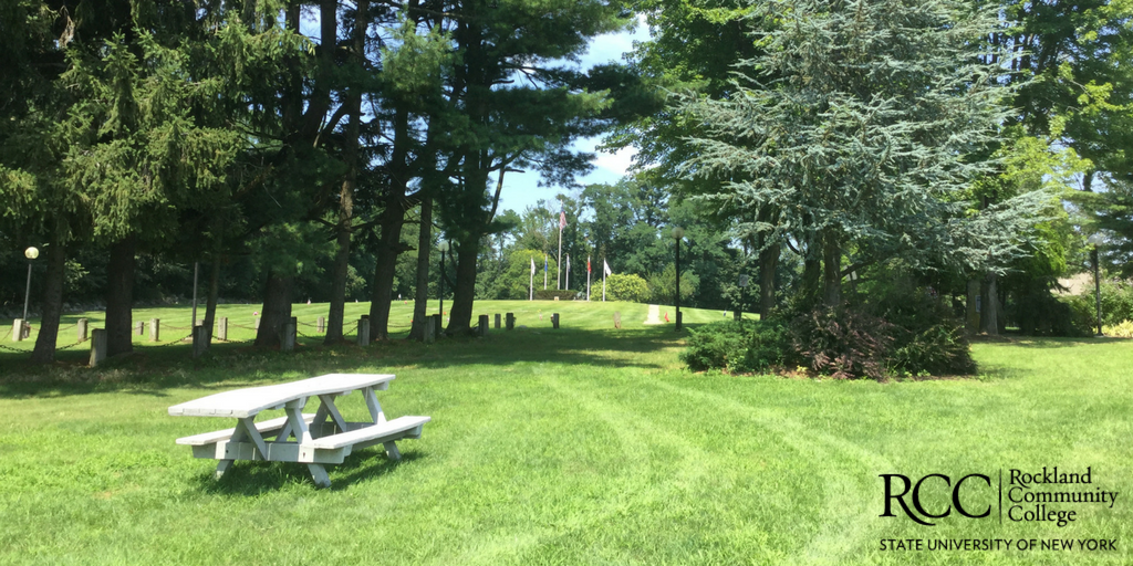 SUNYRockland's tweet photo. Happy Monday! #MotivationalMonday #RocklandCommunityCollege #beautiful64 https://t.co/47qdbqFrkP