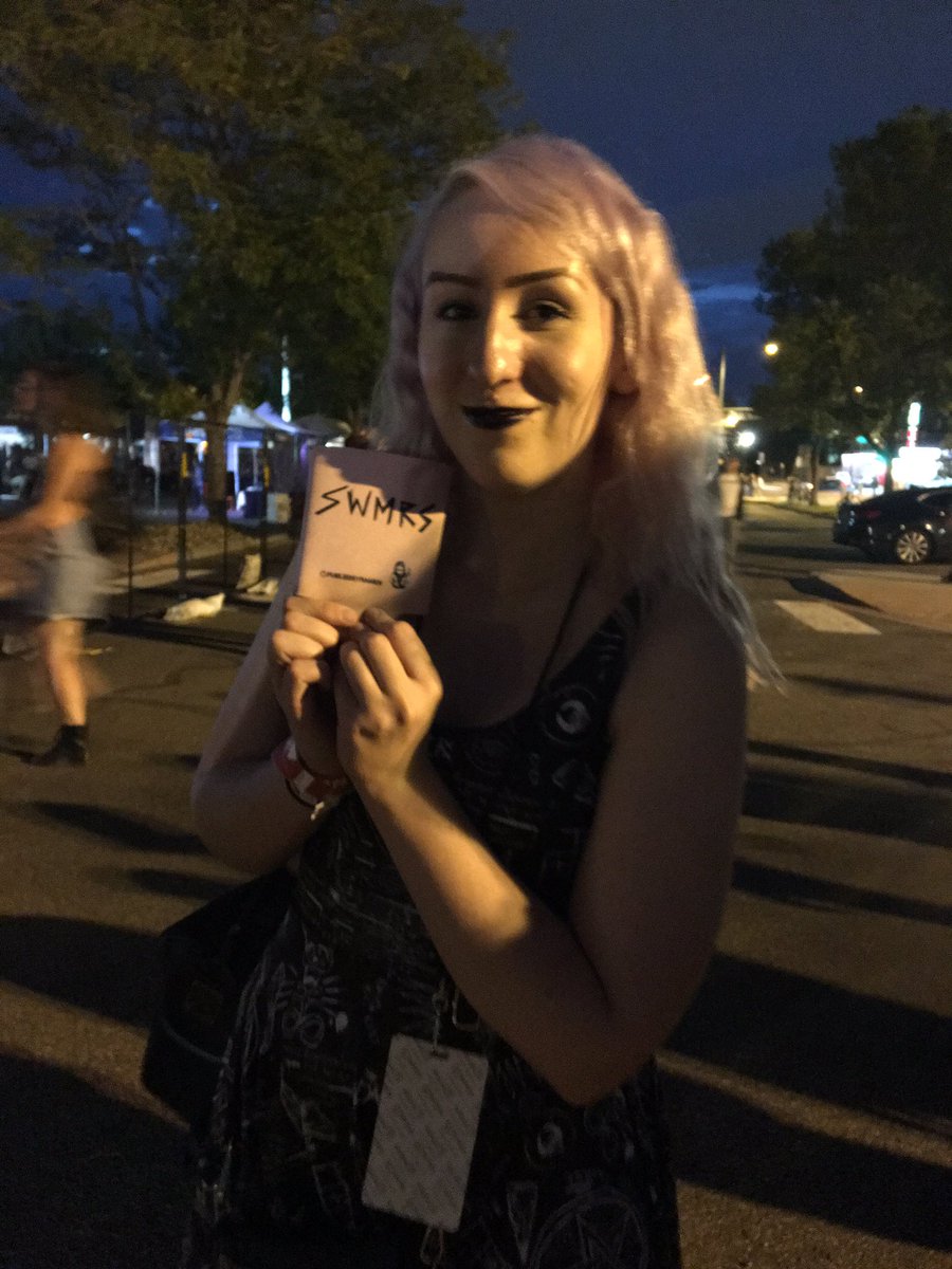 XKristiCupcakeX's tweet photo. Handed out some @swmrs koozies to the beer drinkers at #UMS2017 in Denver. https://t.co/3q4QCtaUYB