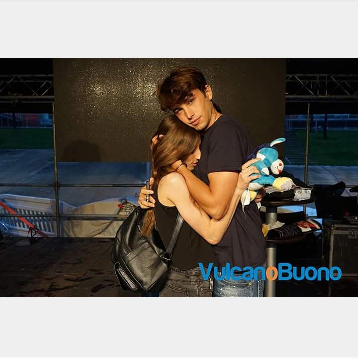 stefano76ruffo1's tweet photo. "se quando ti guardo è già tutto migliore,perdo le parole."💙
"Ciao amore."❤🔒👫
Mi manchi tantissimo.❤
@aboutriki 
#RikiNola❤🔒 https://t.co/V1zEapLqge