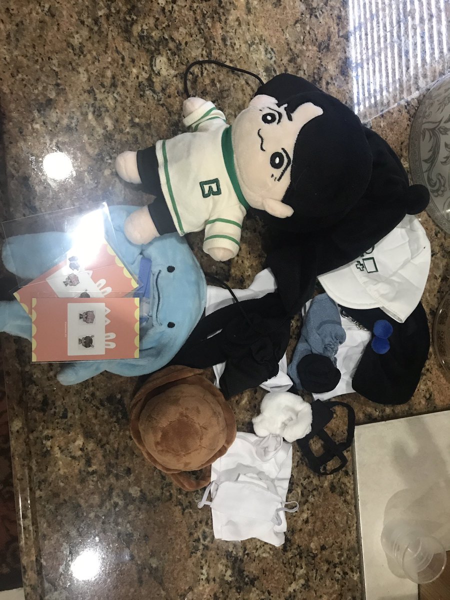 pxndixa's tweet photo. I'm sooo happy this came today! Thanks so much!! @zheongguk @tony_suga and @sweetpea_bts!! I'm in loveeeeee #GukGO https://t.co/trJrNoPsKK