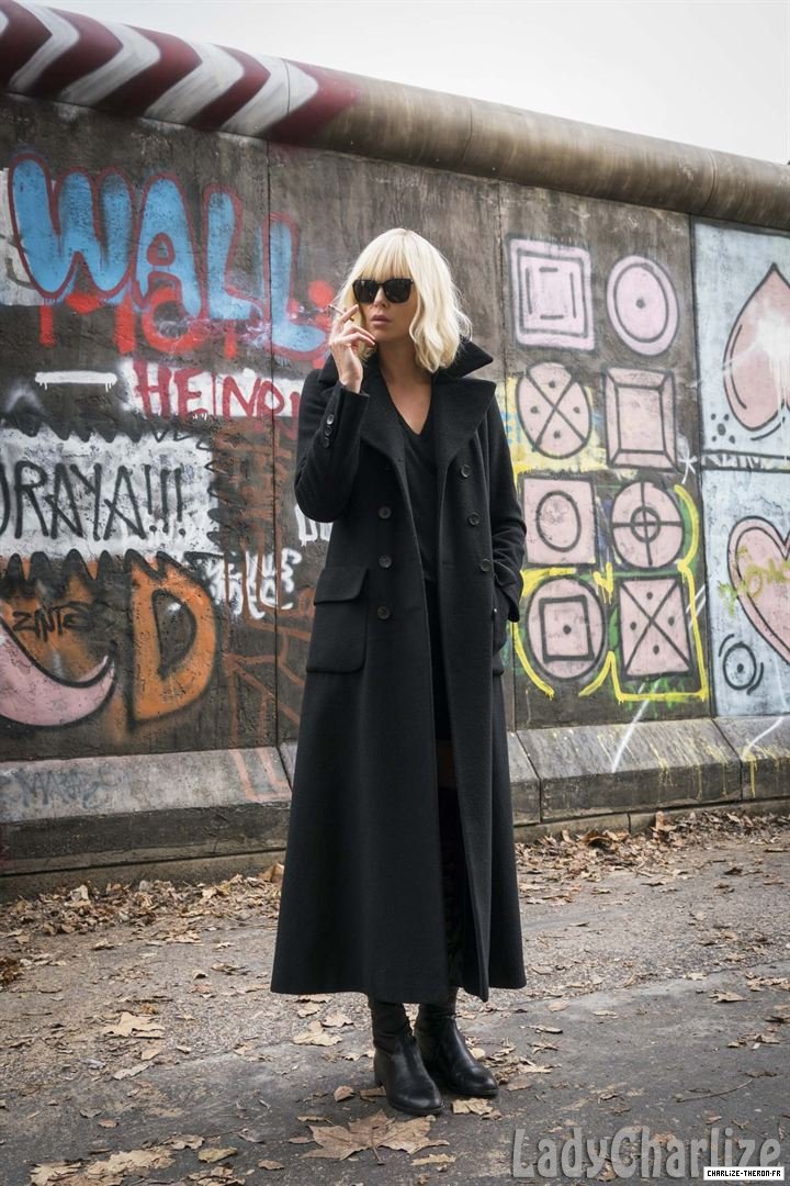 charlizefrance's tweet photo. Atomic Blonde : Charlize Theron en couverture de @totalfilm et #stills du film https://t.co/FKcx4z7L1P #CharlizeTheron #AtomicBlonde #cover https://t.co/h6asWUUiSI