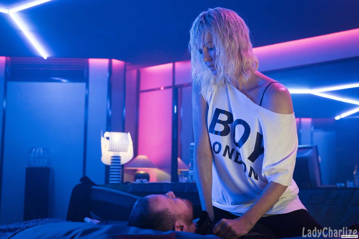 charlizefrance's tweet photo. Atomic Blonde : Charlize Theron en couverture de @totalfilm et #stills du film https://t.co/FKcx4z7L1P #CharlizeTheron #AtomicBlonde #cover https://t.co/h6asWUUiSI