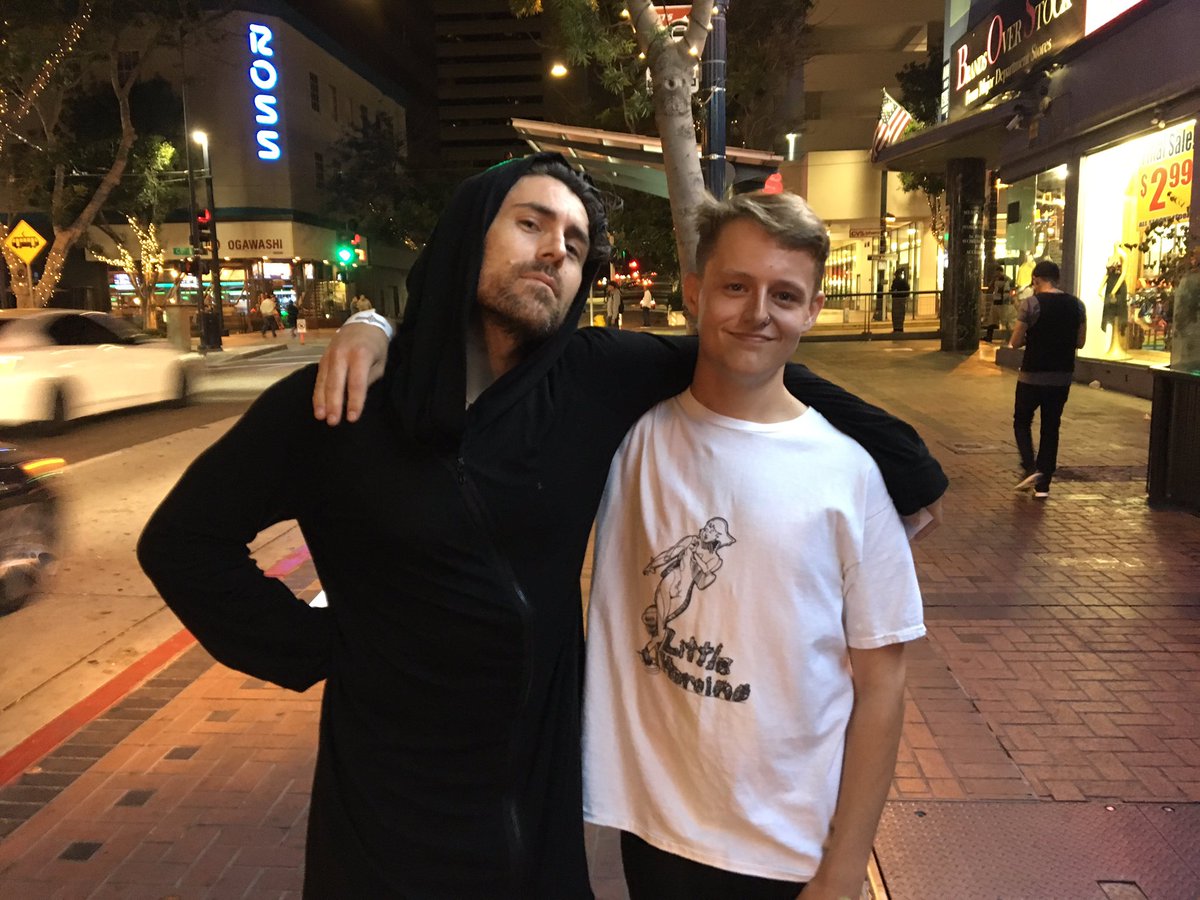 King Bloom tweet media