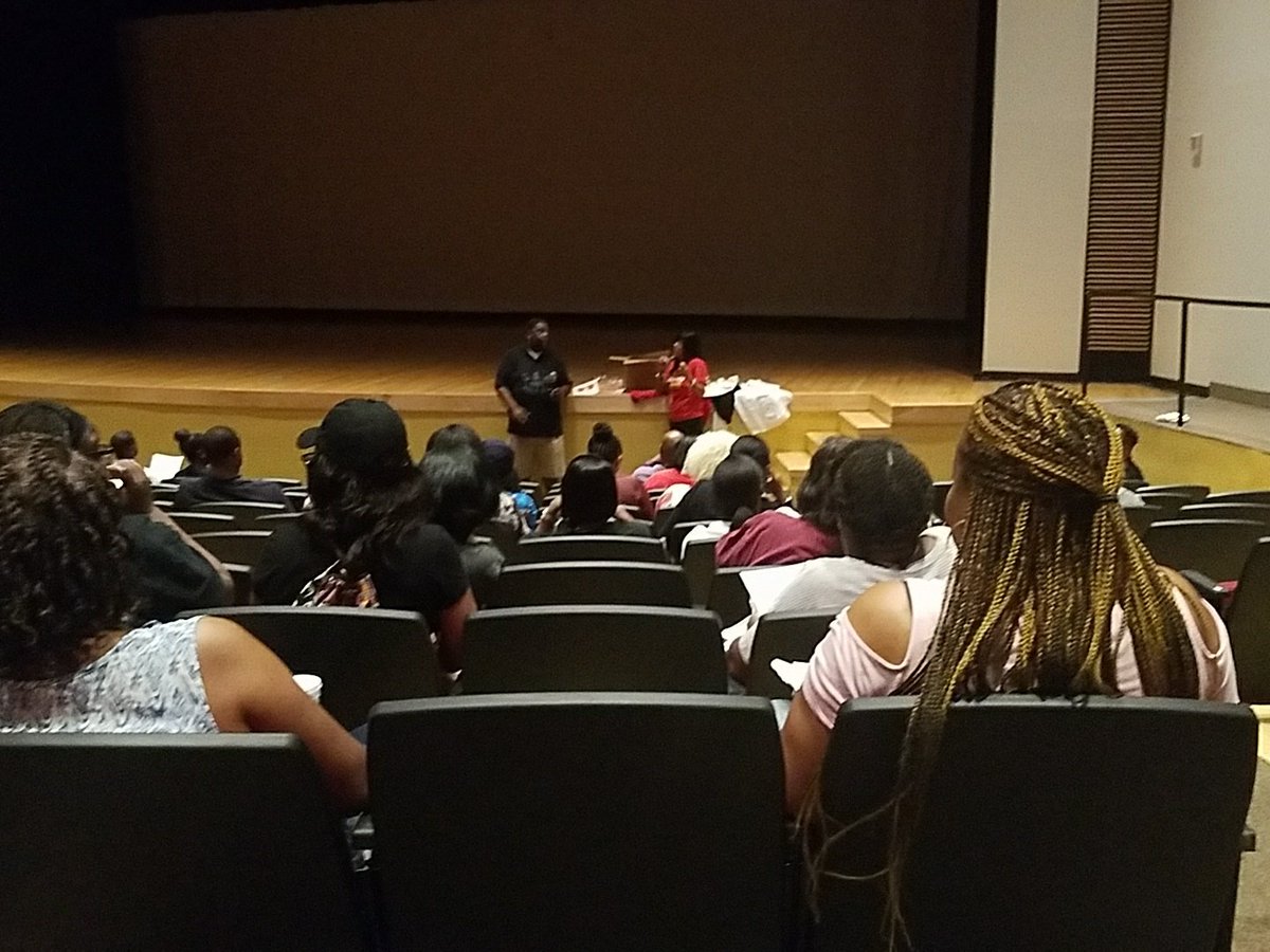 apsyoungms's tweet photo. Thanks @M_Wilburnjr for stopping by JCY Faculty Meeting. #strongsupport #collaboration #gettinggearedup https://t.co/mnCVLGvATz