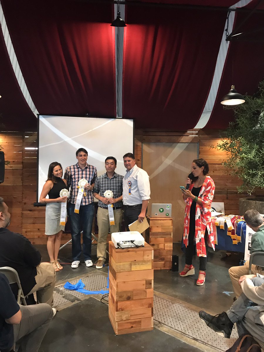 VINE_io's tweet photo. Thx @AnnDunkin, Rob @Mixingbowlhub,Jenna @CeresImaging, @joshtuscher @jesssmithpr 4 judging our 2017 #agtech #foodtech Hackathon!๐๐ฉโโ๏ธ๐จโโ๏ธ https://t.co/DBU7wtSdP3