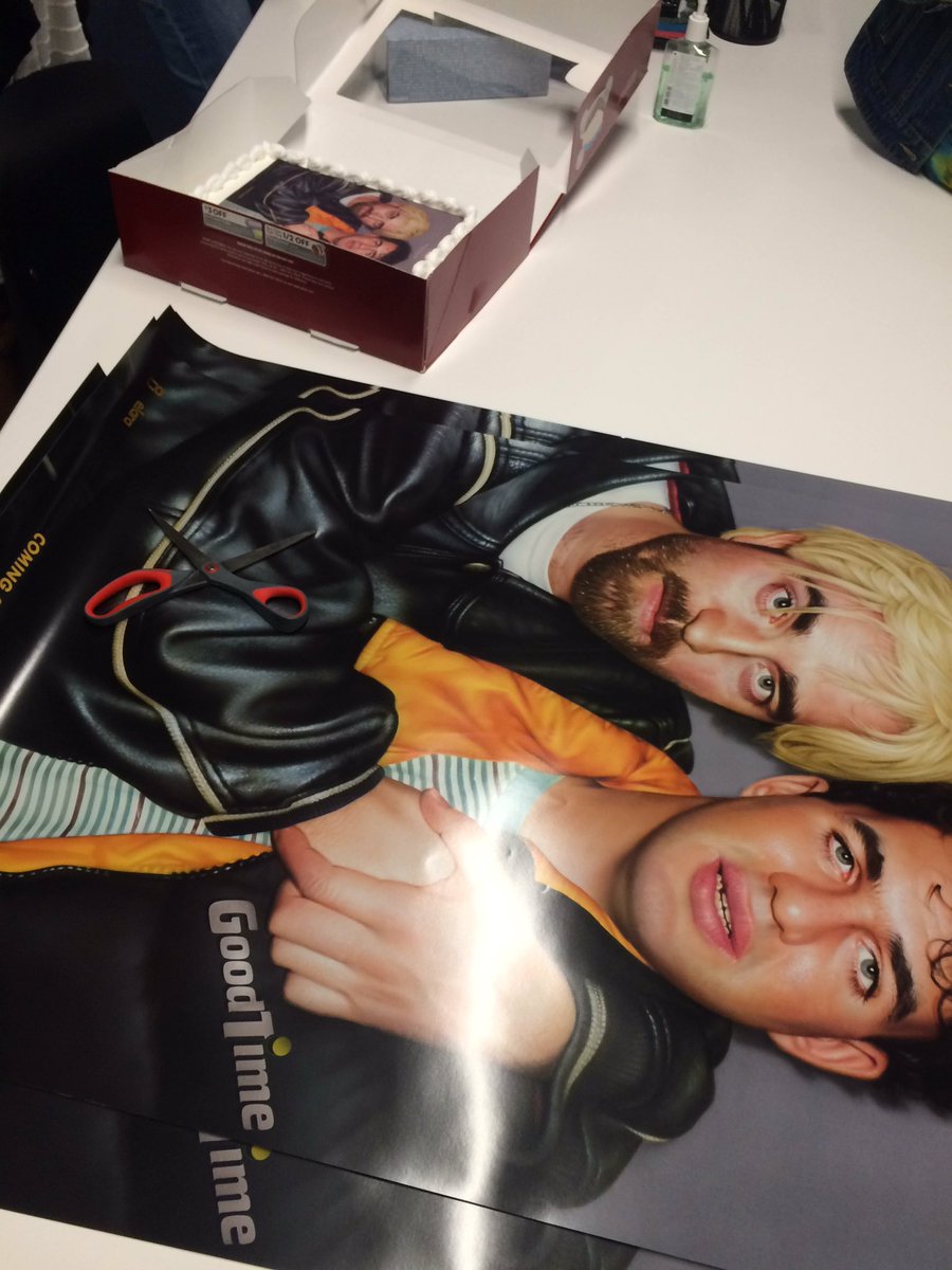 trayshao's tweet photo. Casual surprise at work... #good time @GoodTimeMov https://t.co/8J16ysGjn8